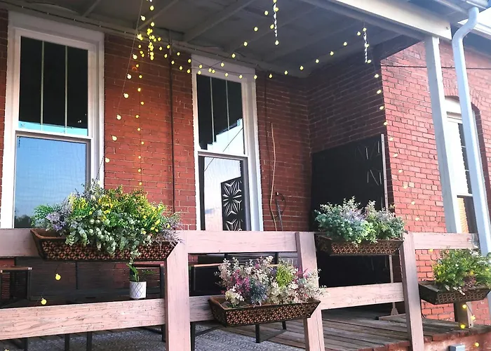 Spacious Luxury Apt In Historic Downtown - Oh Amish Country
